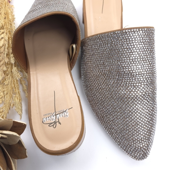 🔴 Bisou Bisou Elegant Silver Women's Mules Sz 7 - Picture 6 of 10